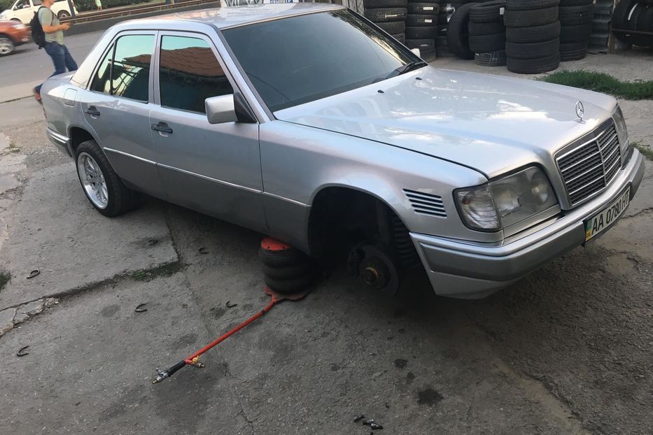 Продам Mercedes-Benz E-Class 1995 года в Киеве