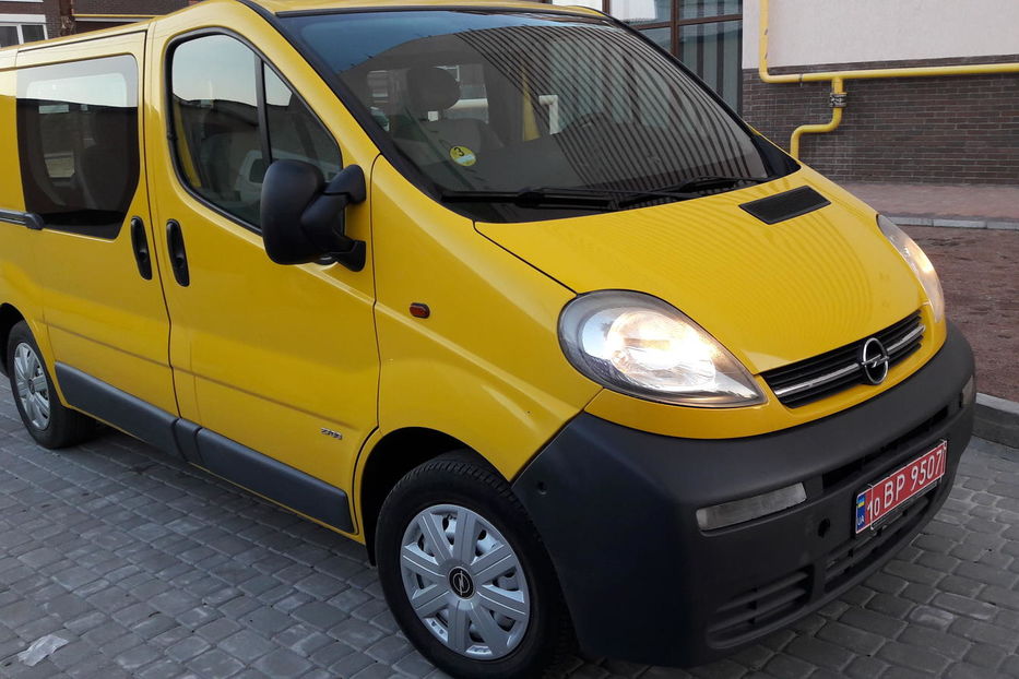 Продам Opel Vivaro пасс. 5+1 2004 года в Житомире