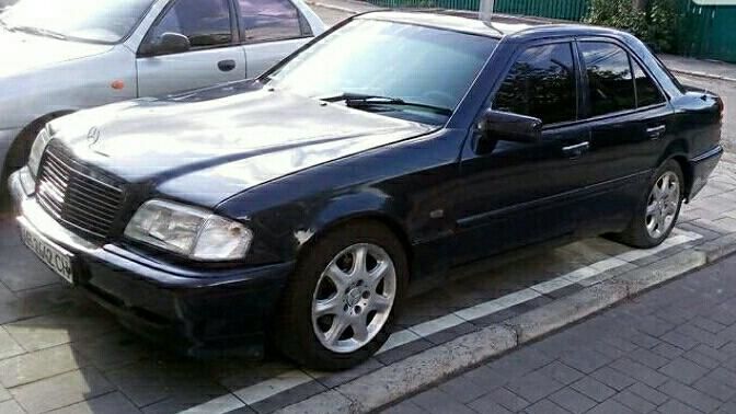 Продам Mercedes-Benz C-Class 280 1995 года в Николаеве