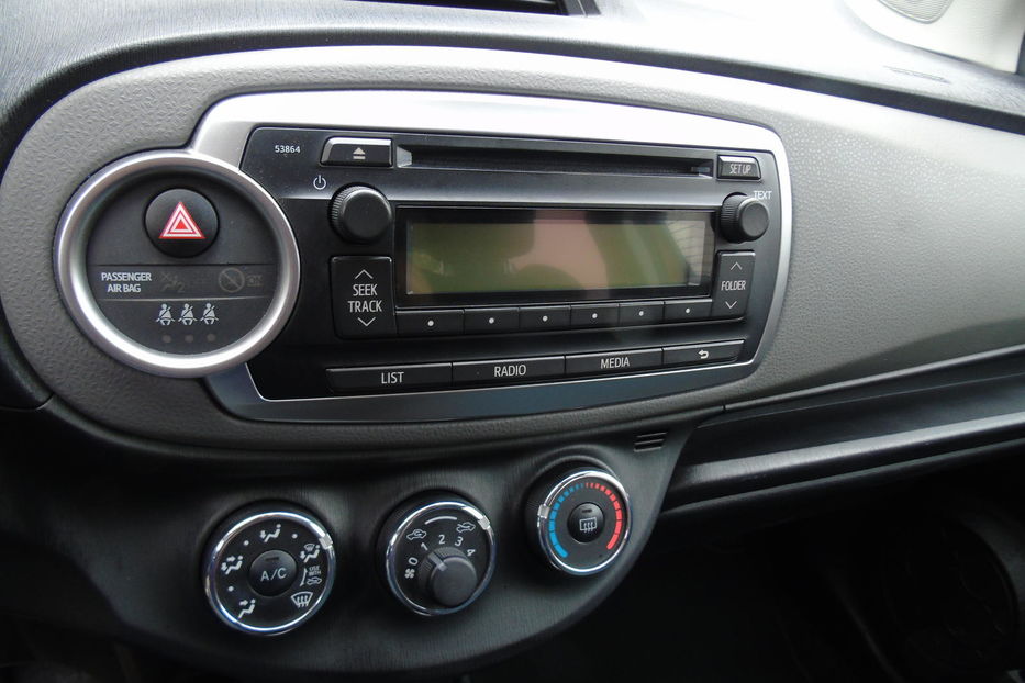 Продам Toyota Yaris IDEAL АКП 2012 года в Житомире