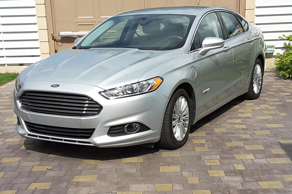 Продам Ford Fusion energi 2016 года в Харькове