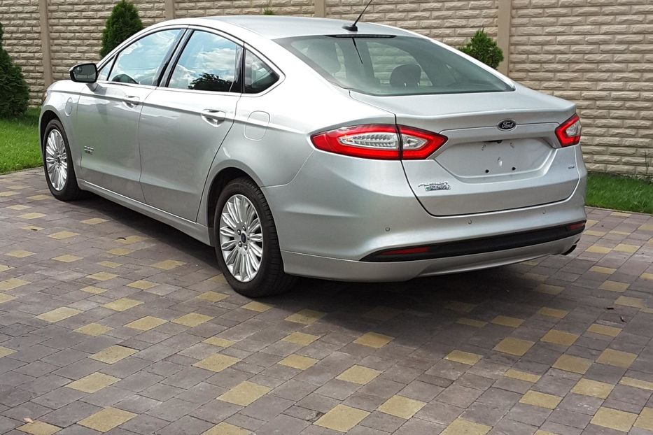 Продам Ford Fusion energi 2016 года в Харькове