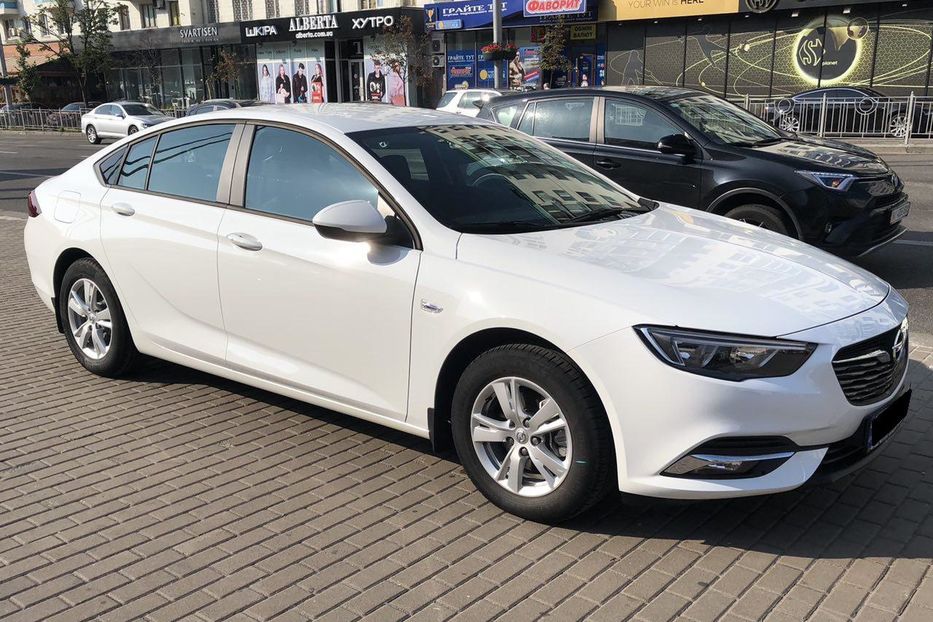 Продам Opel Insignia Grand Sport 2017 года в Киеве