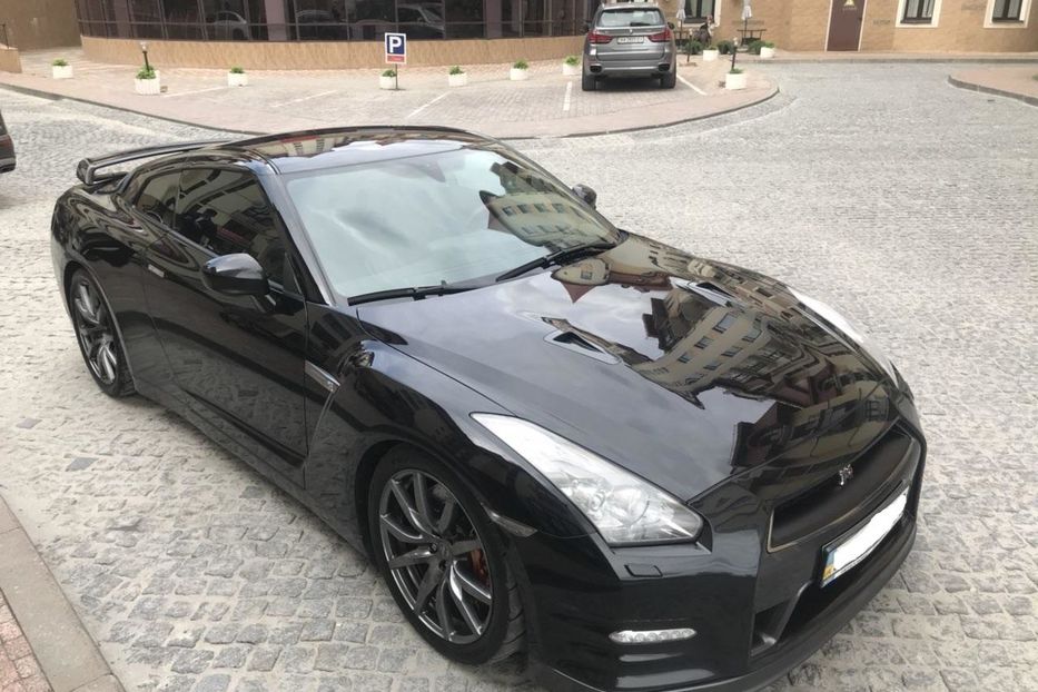 Продам Nissan GT-R 2015 года в Киеве