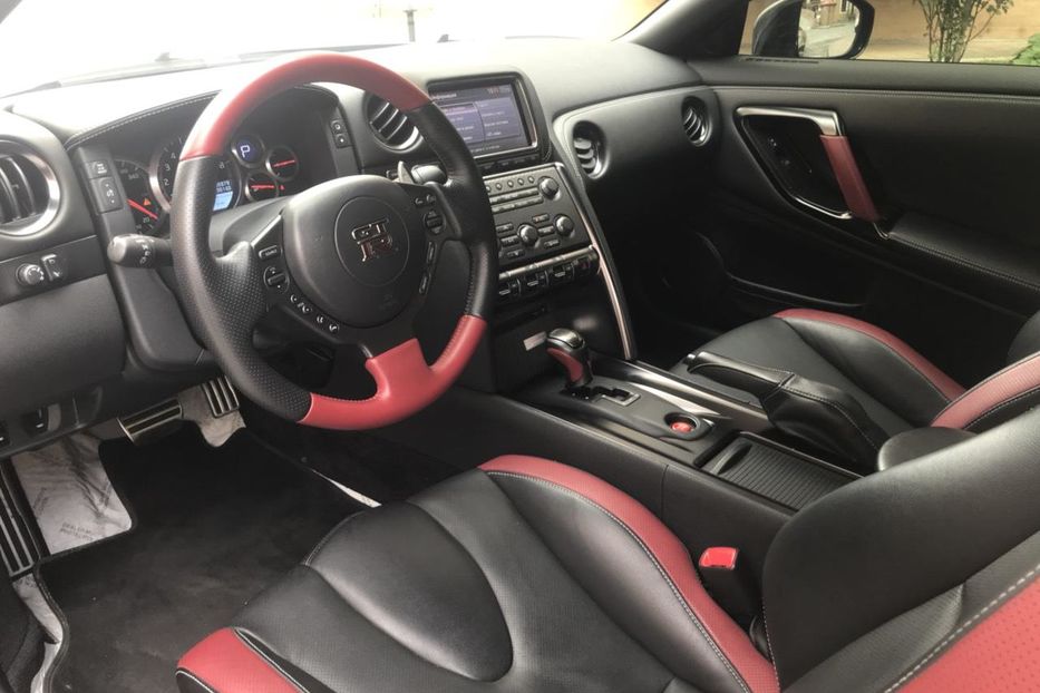 Продам Nissan GT-R 2015 года в Киеве
