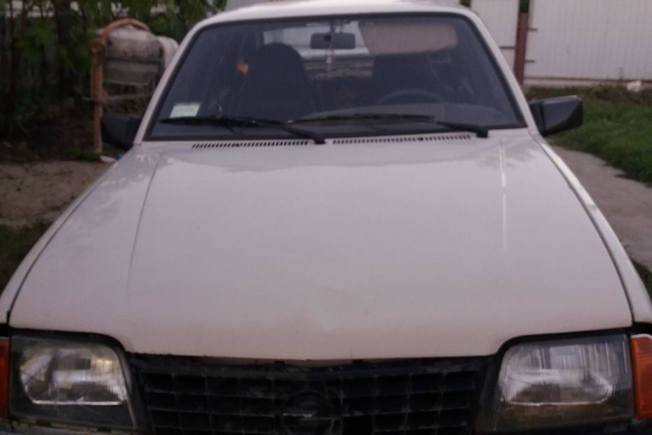 Продам Opel Ascona 1.6 s 1987 года в Киеве