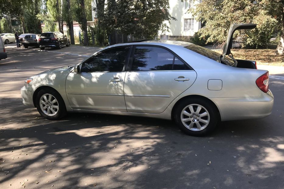 Продам Toyota Camry 24 2004 года в Ровно