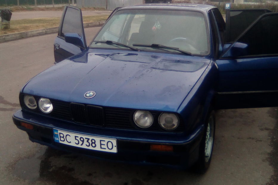 Продам BMW 318 1990 года в Ивано-Франковске