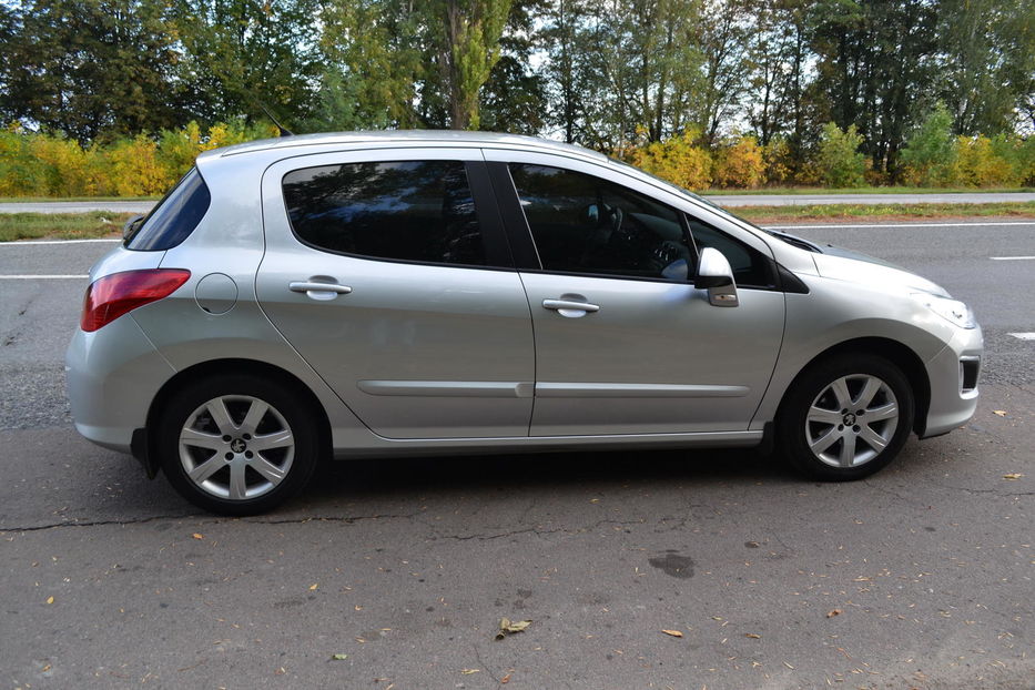 Продам Peugeot 308 2012 года в Сумах