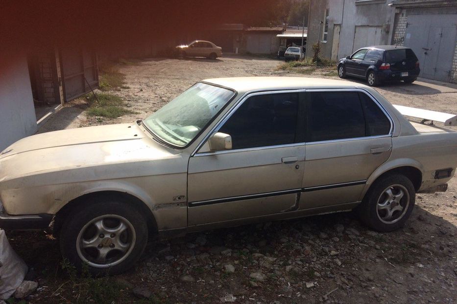 Продам BMW 320 1986 года в Харькове