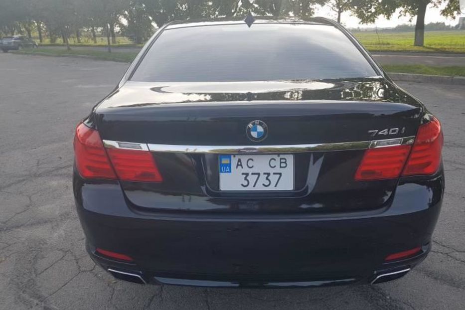 Продам BMW 740 2011 года в Луцке