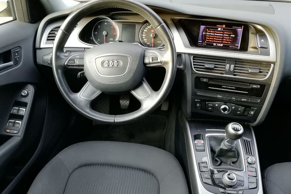 Продам Audi A4 2012 года в Киеве