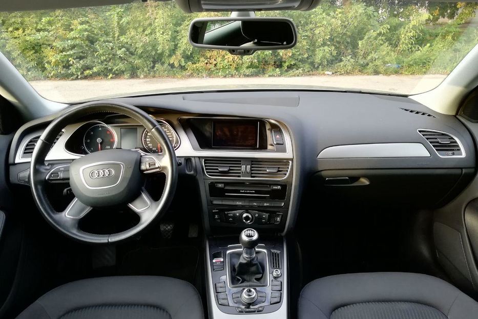 Продам Audi A4 2012 года в Киеве