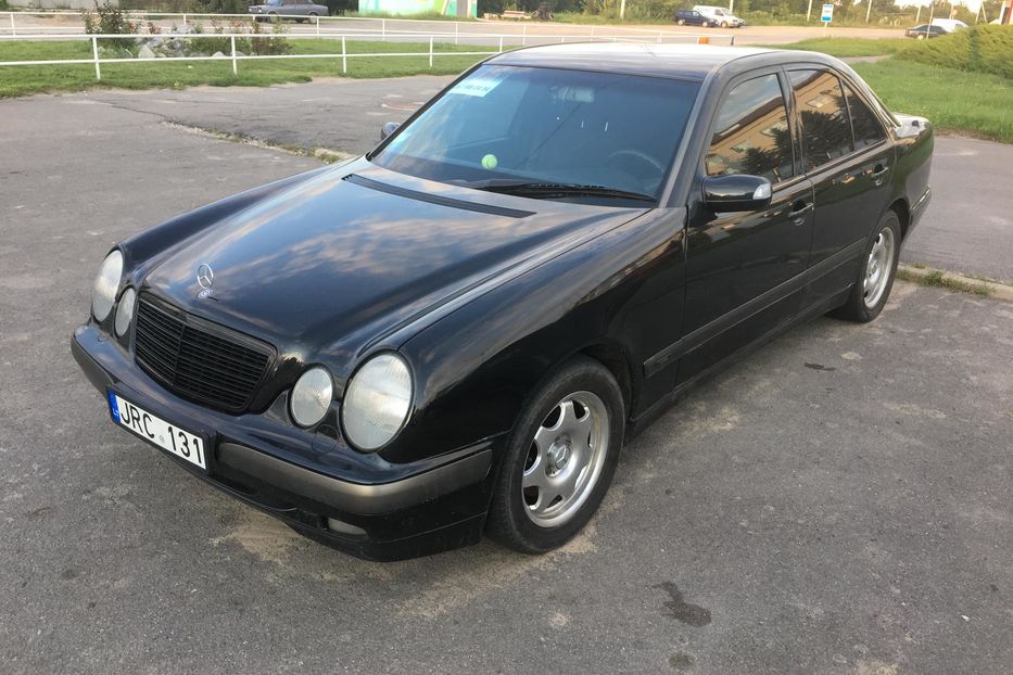 Продам Mercedes-Benz E-Class 2000 года в Киеве