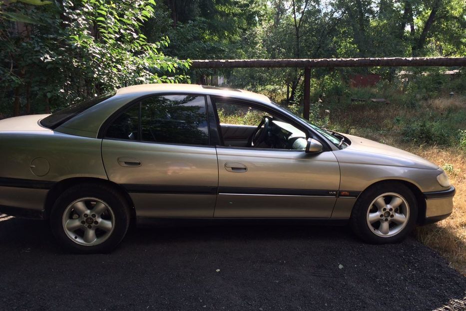 Продам Opel Omega Mv6 1996 года в г. Кривой Рог, Днепропетровская область