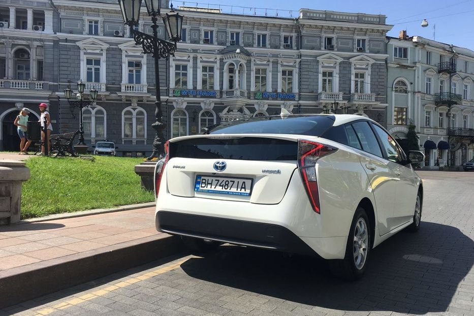 Продам Toyota Prius 2016 года в Одессе