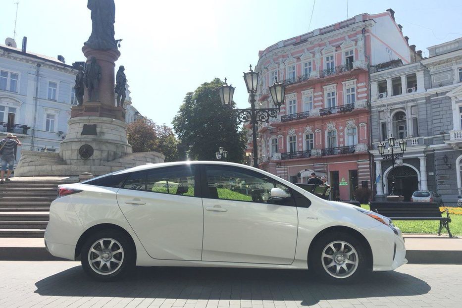 Продам Toyota Prius 2016 года в Одессе