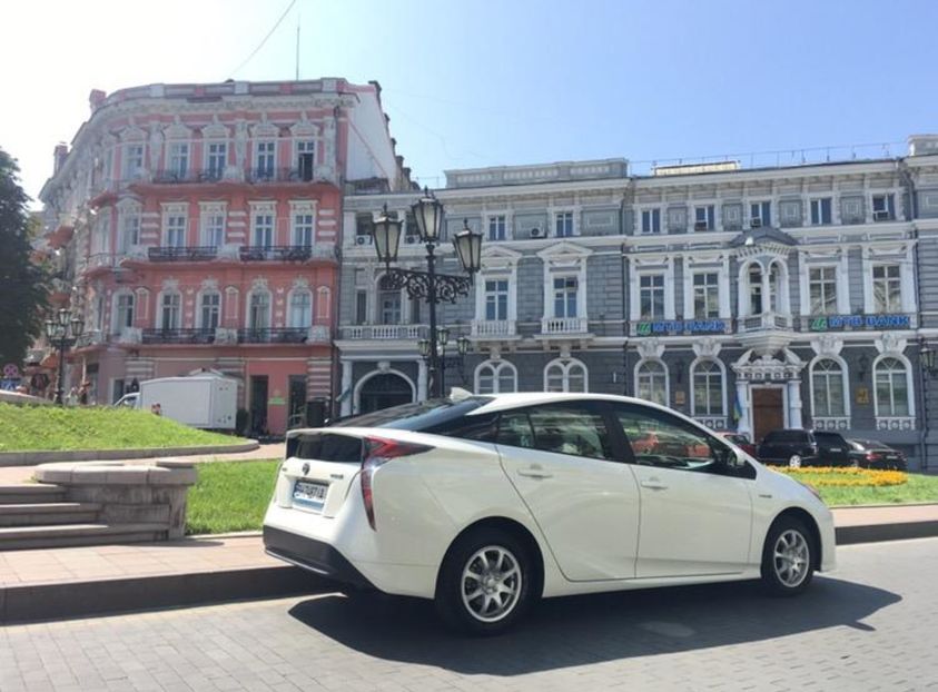 Продам Toyota Prius 2016 года в Одессе