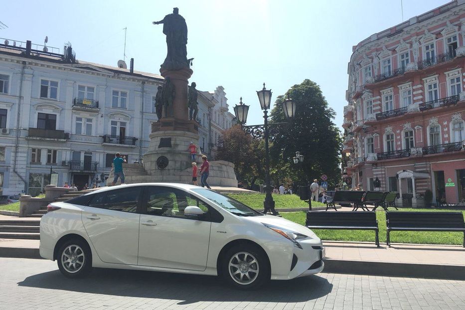 Продам Toyota Prius 2016 года в Одессе