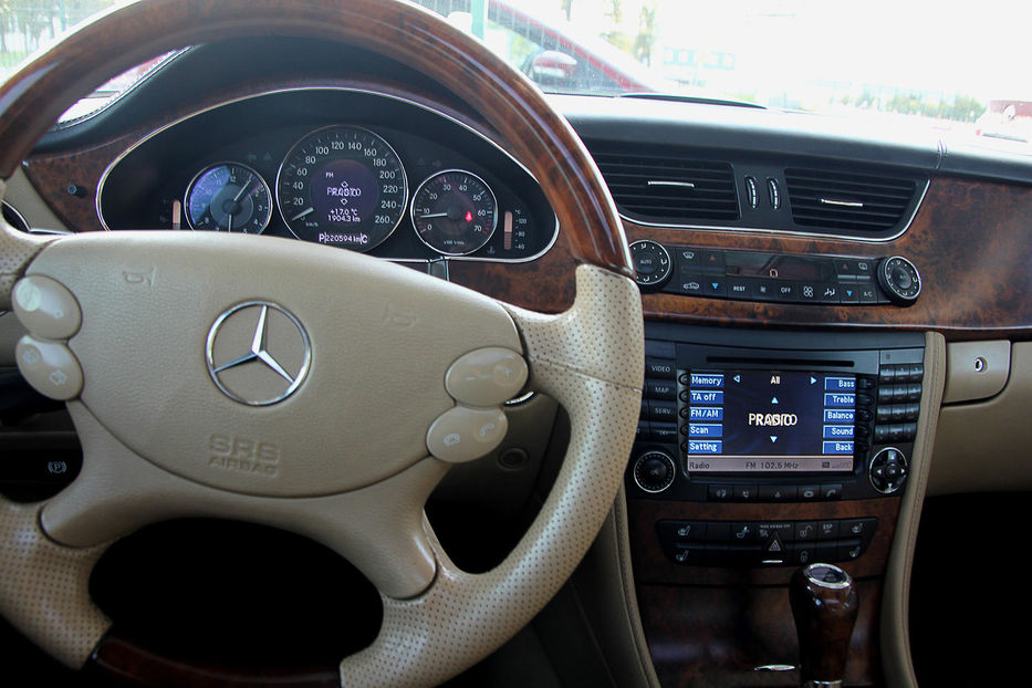 Продам Mercedes-Benz CLS 500 2005 года в Киеве