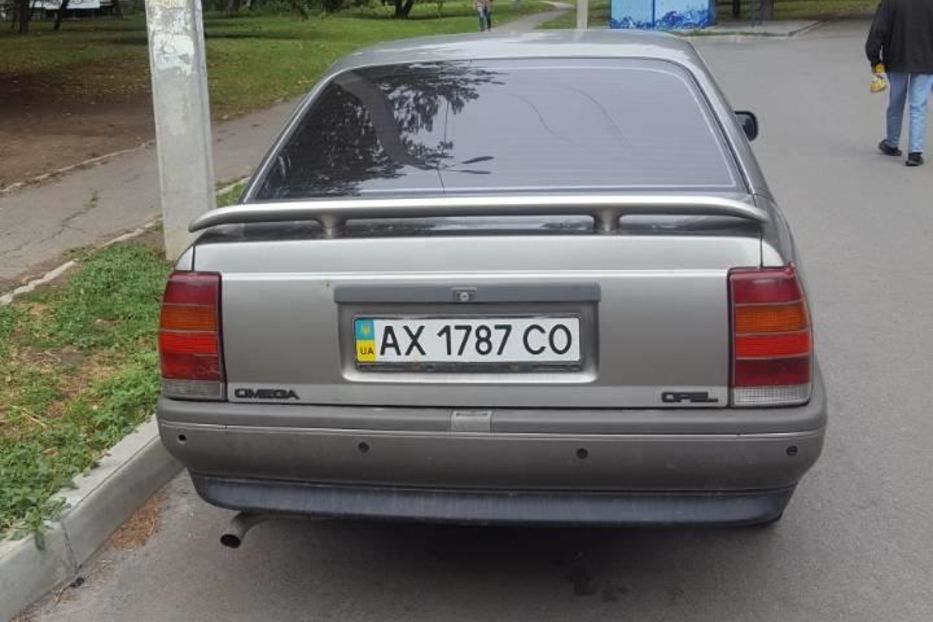 Продам Opel Omega 1987 года в Харькове