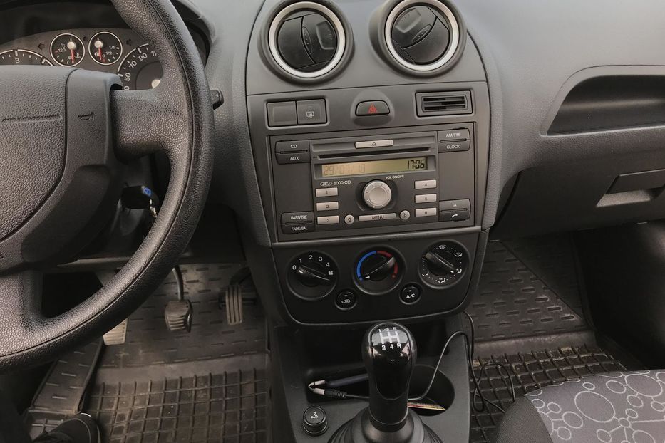 Продам Ford Fiesta 2006 года в Киеве