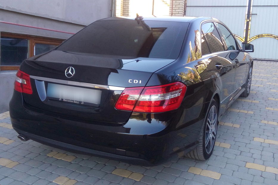 Продам Mercedes-Benz E-Class 2011 года в Черновцах
