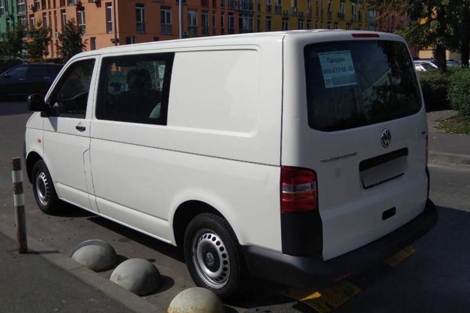 Продам Volkswagen T5 (Transporter) груз Грузопассажирский микроавтобус 2006 года в Киеве