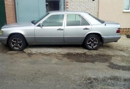 Продам Mercedes-Benz E-Class 1995 года в Сумах