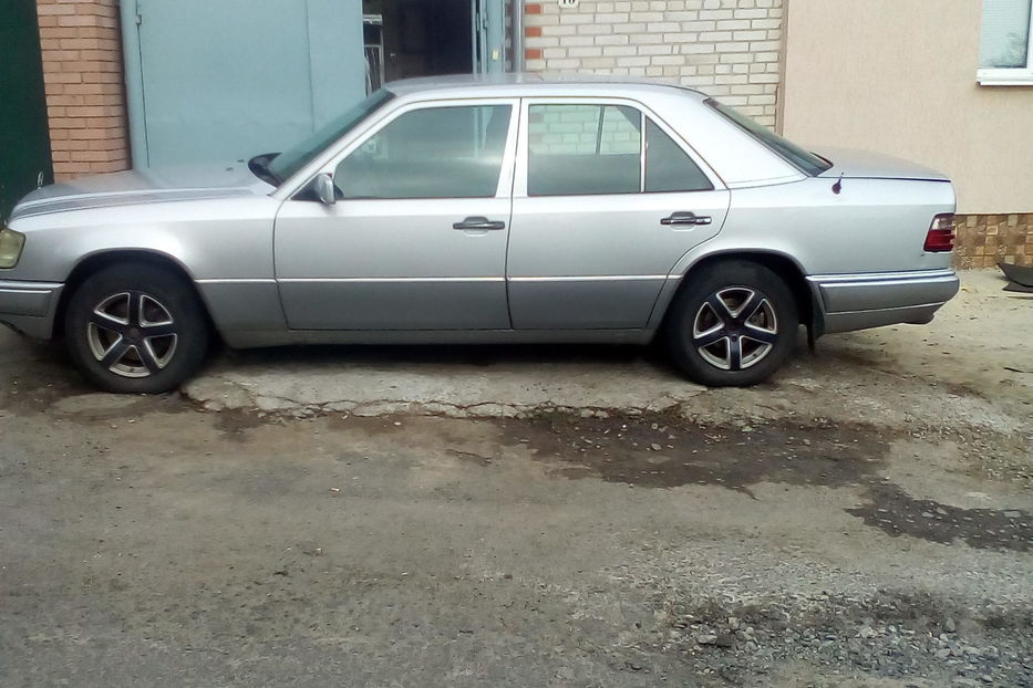 Продам Mercedes-Benz E-Class 1995 года в Сумах