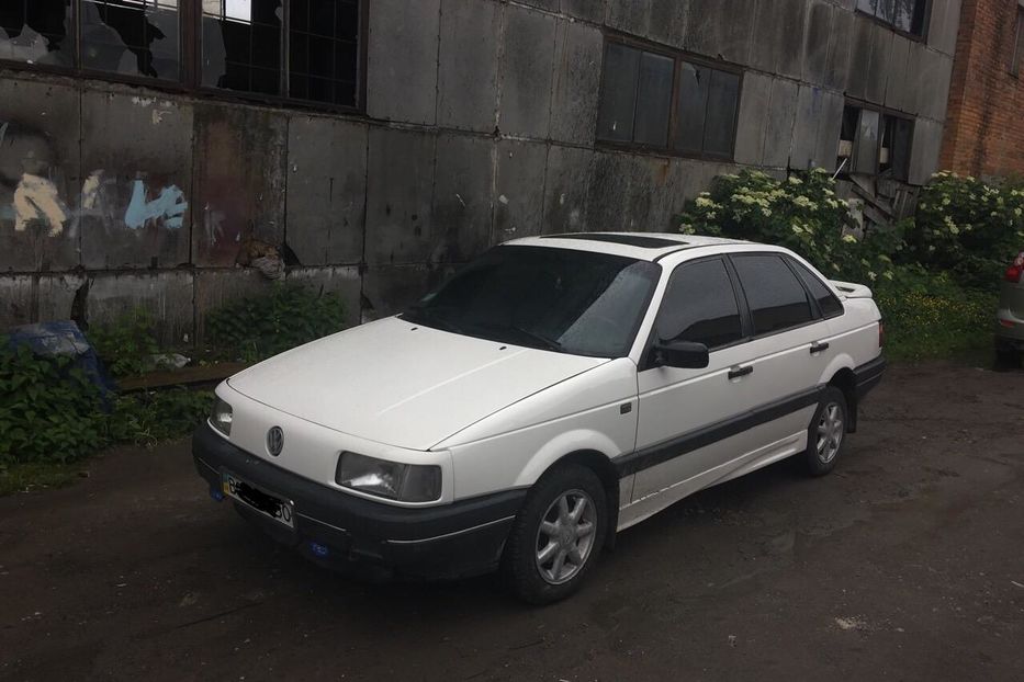 Продам Volkswagen Passat B3 1990 года в Львове