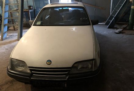 Продам Opel Omega A 1989 года в Киеве