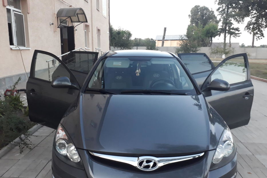 Продам Hyundai i30  2011 года в Днепре