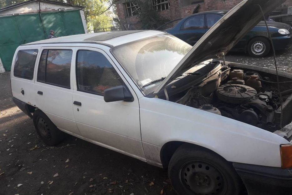 Продам Opel Kadett 1988 года в г. Марганец, Днепропетровская область