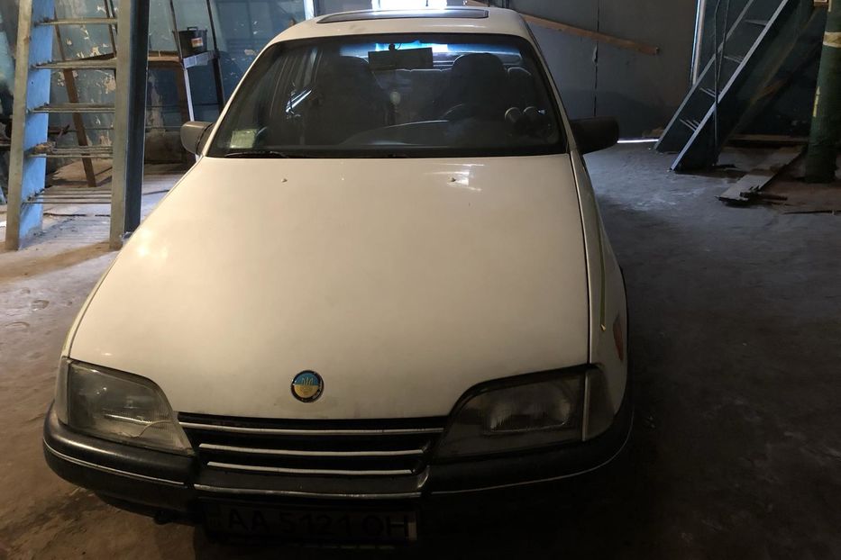 Продам Opel Omega A 1989 года в Киеве