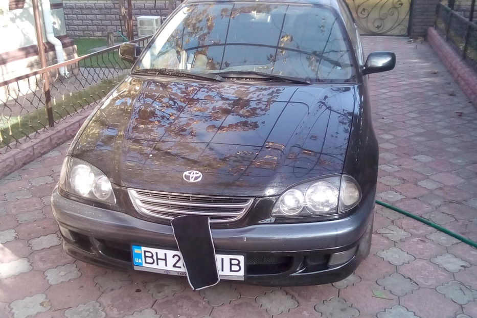 Продам Toyota Avensis 1999 года в Одессе