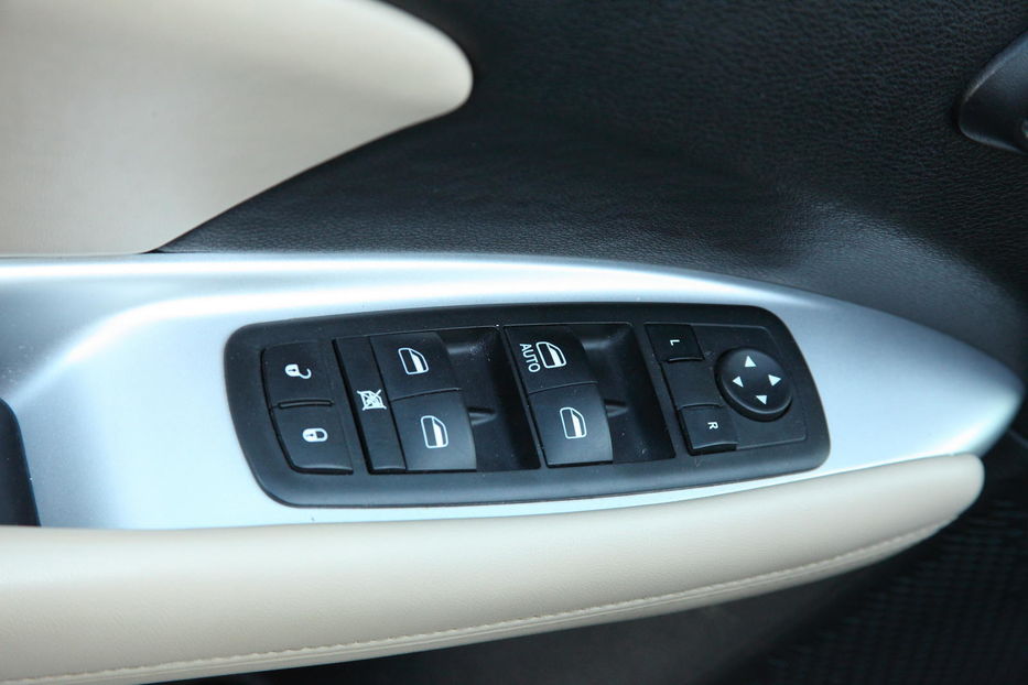 Продам Dodge Journey FIAT FREEMONT 2011 года в г. Золочев, Львовская область