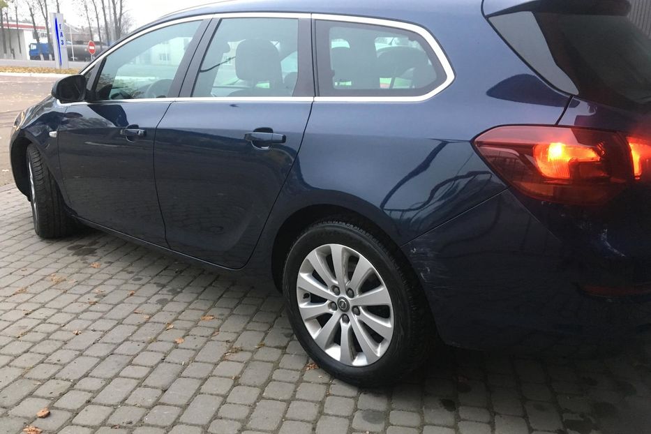 Продам Opel Astra J 2012 года в Львове