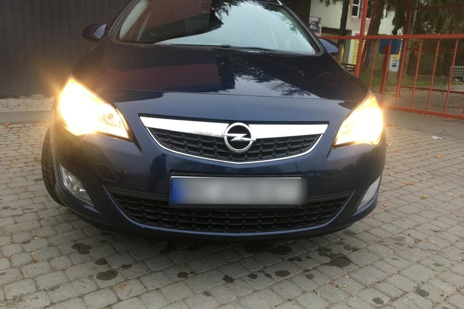 Продам Opel Astra J 2012 года в Львове