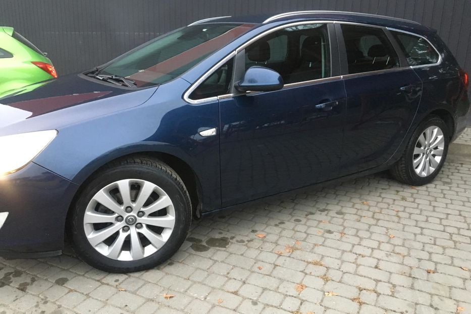 Продам Opel Astra J 2012 года в Львове