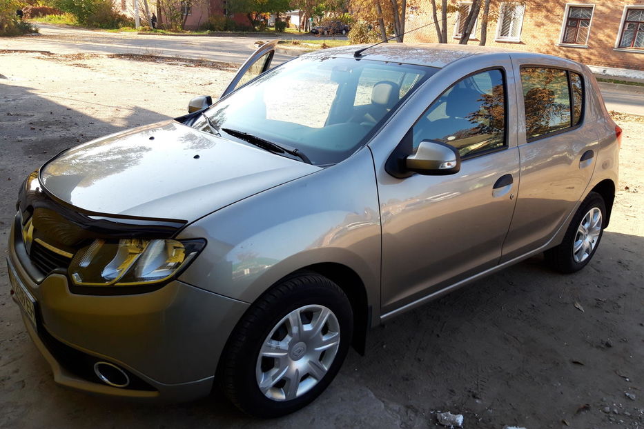 Продам Renault Sandero 1.2i газ  2013 года в Сумах