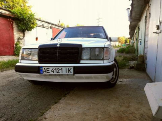Продам Mercedes-Benz 230 W124 1988 года в Днепре