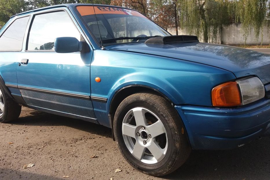 Продам Ford Escort 1987 года в г. Кременчуг, Полтавская область