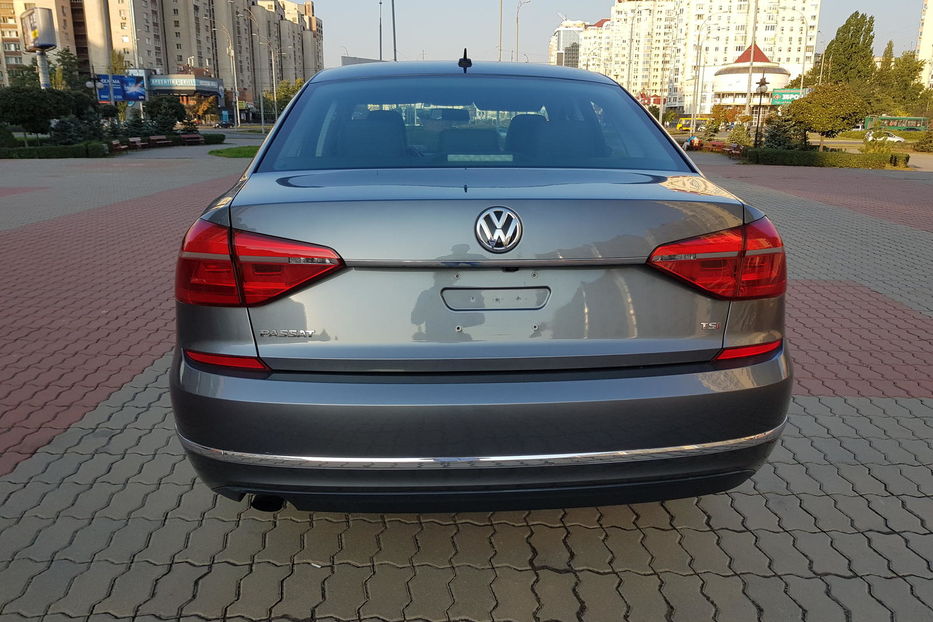 Продам Volkswagen Passat B8 1.8 TSI AVTOMAT! 2016 года в Киеве