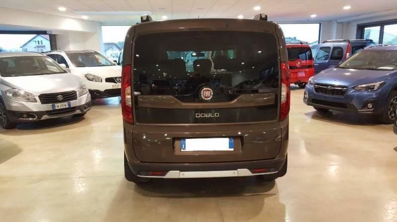 Продам Fiat Doblo пасс. 1.6 МТ (105 л.с.)  2015 года в Черкассах