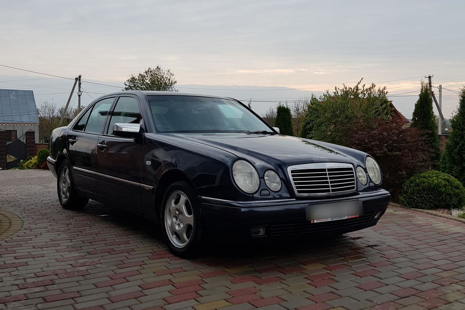 Продам Mercedes-Benz E-Class 1996 года в Луцке