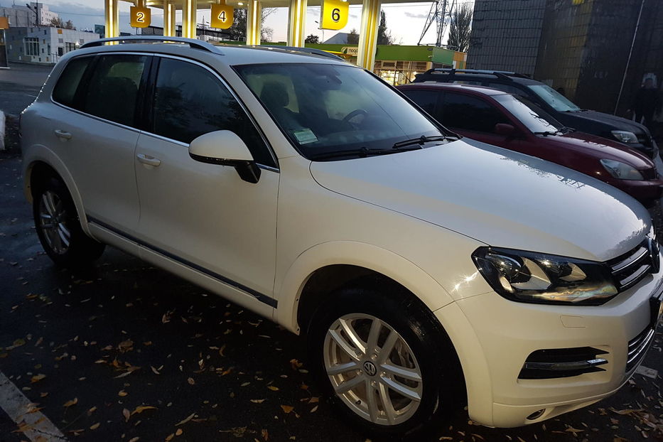 Продам Volkswagen Touareg NF 2013 года в Киеве