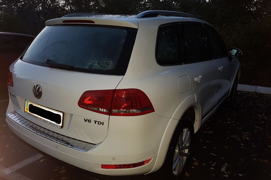 Продам Volkswagen Touareg NF 2013 года в Киеве