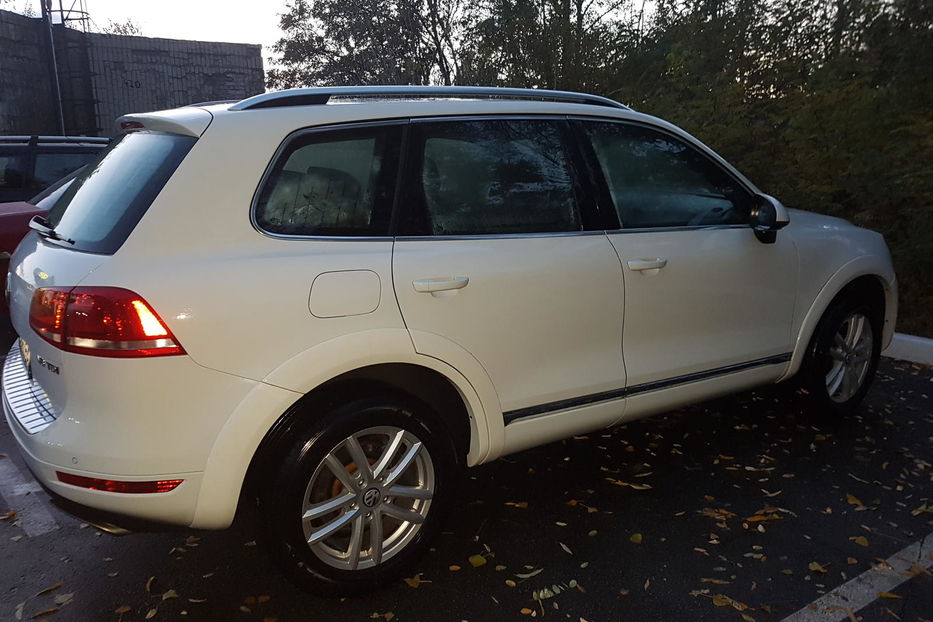 Продам Volkswagen Touareg NF 2013 года в Киеве