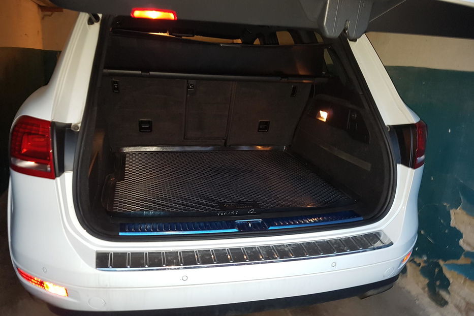 Продам Volkswagen Touareg NF 2013 года в Киеве
